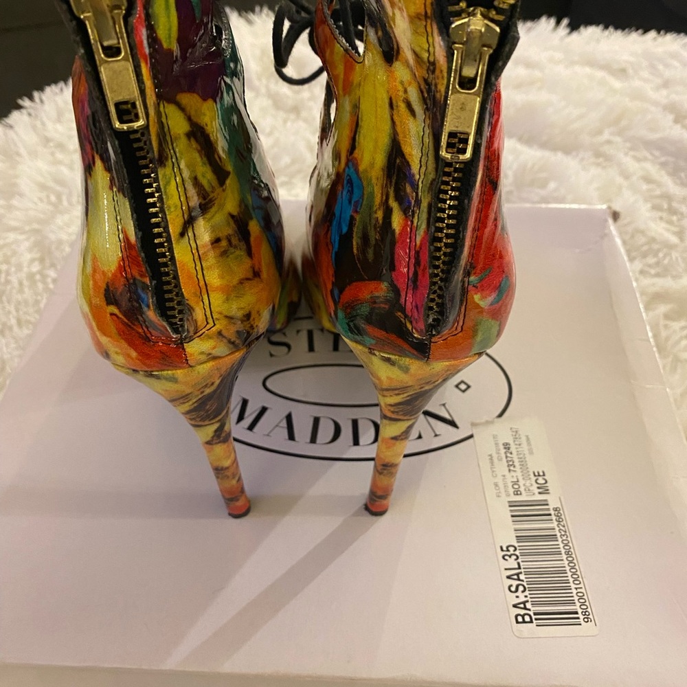 Size 9 Multi-Colored Open Toe Steve Madden Heels - image 7